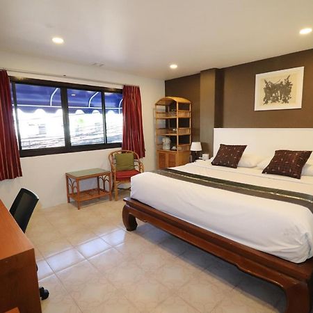 Summer Breeze Hotel Patong Bagian luar foto