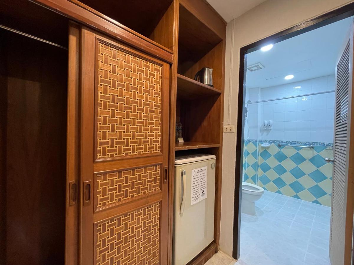 Summer Breeze Hotel Patong Bagian luar foto