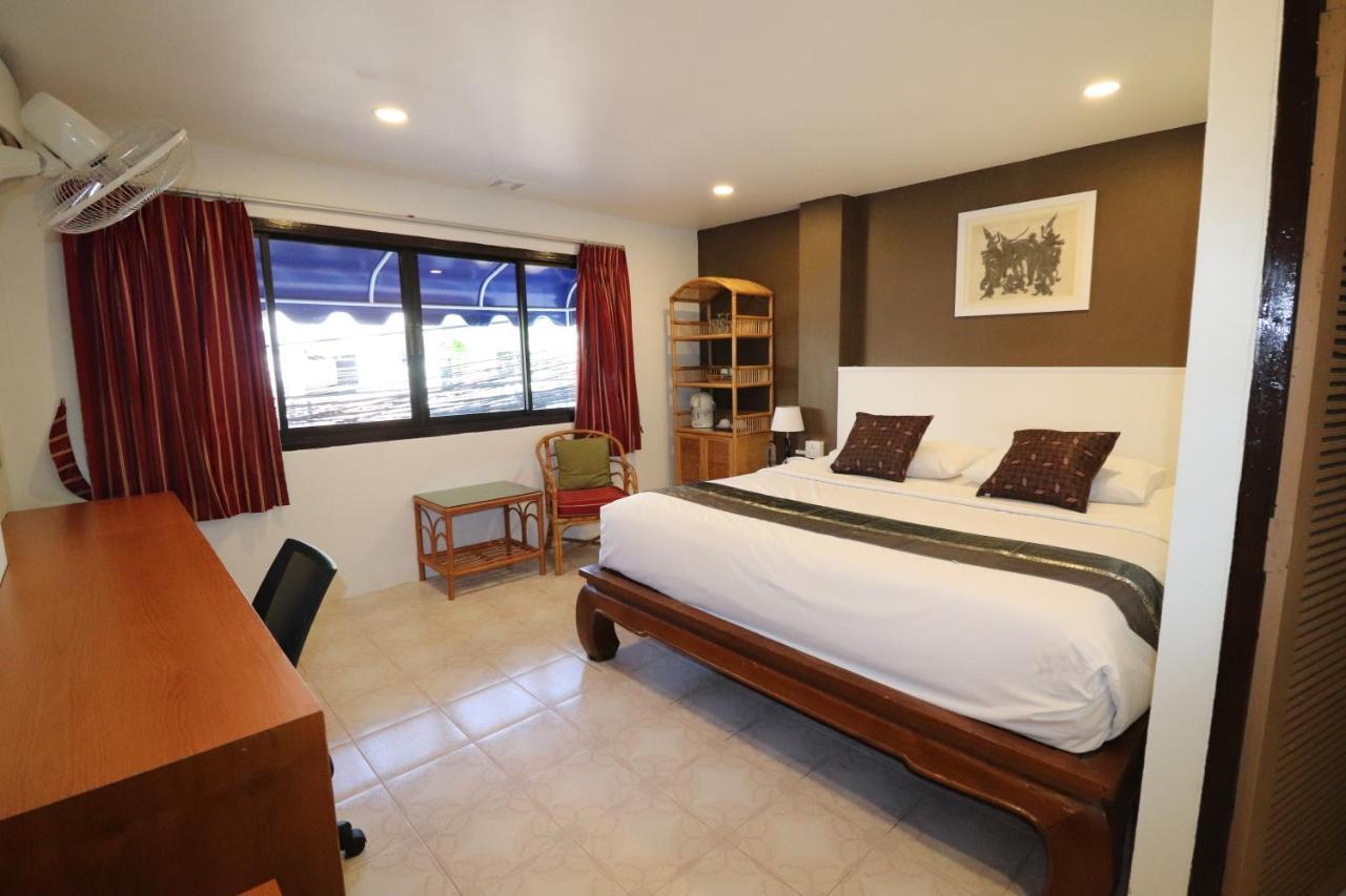 Summer Breeze Hotel Patong Bagian luar foto