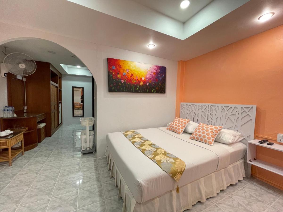 Summer Breeze Hotel Patong Bagian luar foto