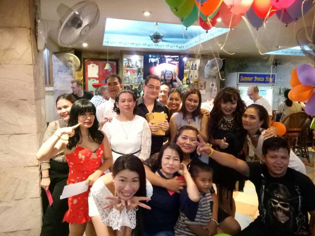 Summer Breeze Hotel Patong Bagian luar foto